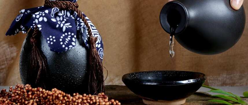 怎样识别白酒纯粮酿造和酒精勾兑,鉴别纯粮和勾兑的简单方法