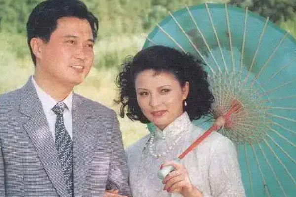 李羚丈夫是谁,李克己老师(因电影相识)